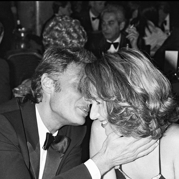 Trois ans plus tard, le couple se sépare. Mais selon leur fille, Johnny et Nathalie sont restés très proches malgré leur rupture.

Archives : Nathalie Baye et Johnny Hallyday au Festival de Cannes en 1984
ANGELI-RINDOFF / BESTIMAGE