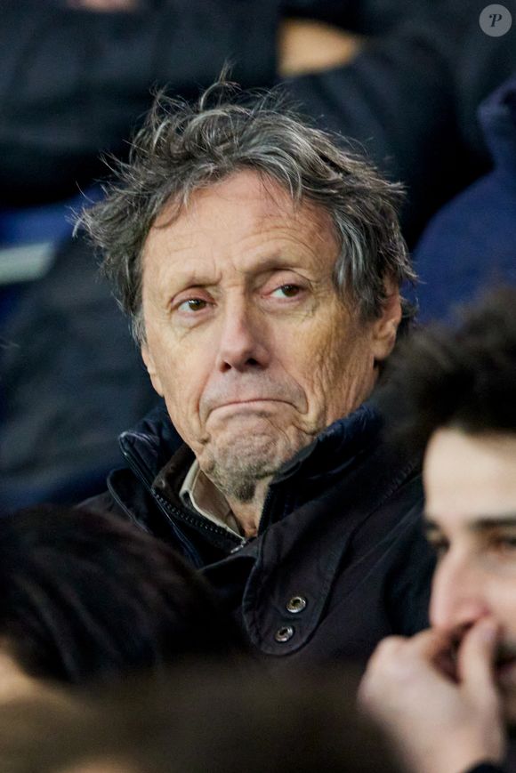 Antoine de Maximy en tribune lors du match de football en ligue 1 McDonald Paris-SG contre Saint-Etienne au Parc des Princes le 12 janvier 2025. Le Paris SG remporte le match 2 - 1. © AGENCE / BESTIMAGE