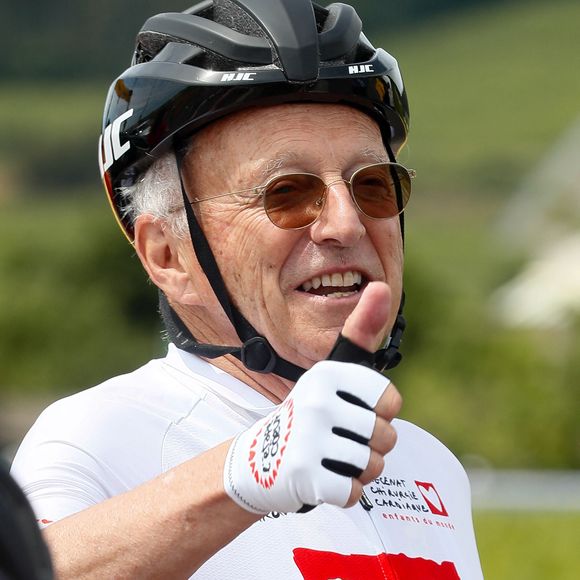Exclusif - Nelson Monfort - Etape du coeur de l'association Mécénat Chirurgie Cardiaque "MCC" lors du Tour de France 2024 entre Nuits-Saint-Georges et Gevrey-Chambertin, France, le 5 juillet 2024 © Christophe Clovis/Bestimage