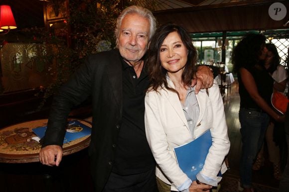 Pierre Arditi et Evelyne Bouix lors de la soirée de présentation de la première édition du Festival CinéRoman, à la Closerie des Lilas, a Paris, France le 16 Septembre 2019. Photo de Jerome Domine/ABACAPRESS.COM