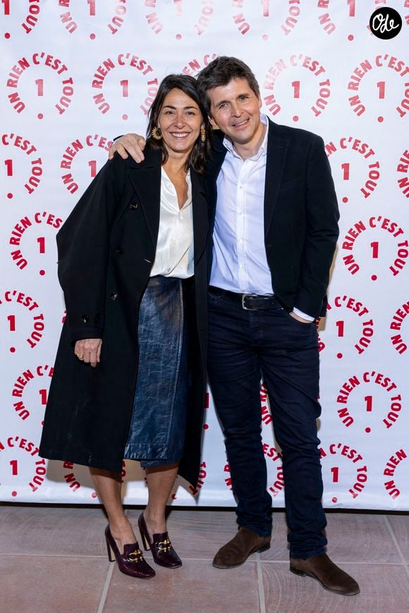 Thomas Sotto, Cécile Duffau (fondatrice de l'association Un rien c'est tout) au photocall des invités au dîner de gala de l'association "Un rien c'est tout" au musée de l'armée aux Invalides à Paris le 7 mars 2024.©Bestimage