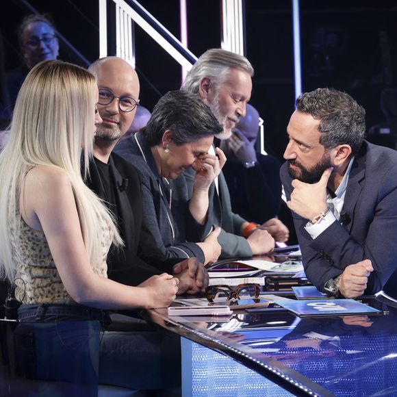 C8 c'est bel et bien fini sur la TNT ! 

Exclusif - Cyril Hanouna, Polska, Thomas Guénolé, Danielle Moreau, Jean-Michel Maire, sur le plateau de l’émission « TPMP » (Touche pas à mon poste) présentée par C.Hanouna et diffusée en direct sur C8, Paris, France. © Jack Tribeca / Bestimage