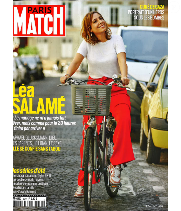 À cette occasion, elle se confie dans Paris Match sur sa vie personnelle, notamment son couple avec Raphaël Glucksmann, rencontré en 2015.

Couverture de "Paris Match" du 24 juillet 2025.