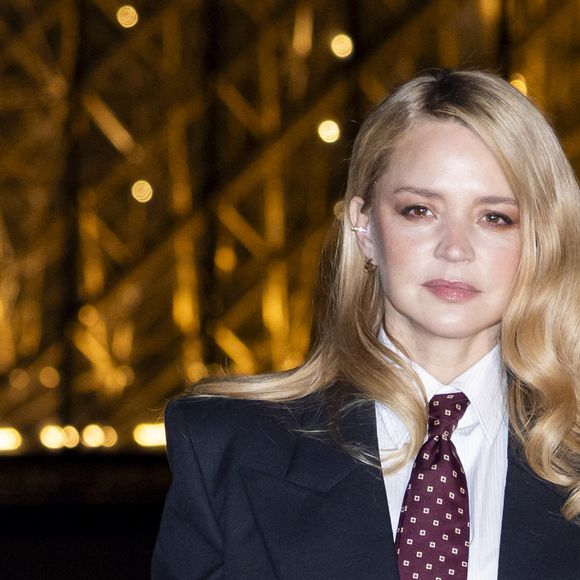 Virginie Efira - Photo Call du « Le Grand Diner du Louvre « lors de la Fashion Week  à Paris le 5 mars 2025. © Olivier Borde /Bestimage