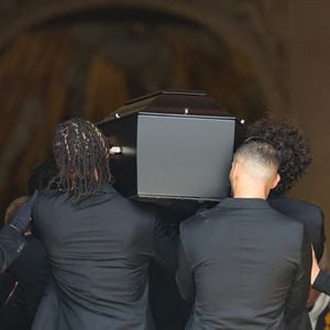 Gaston Ardisson, Sekou Crespo-Mara, Lamine Crespo-Mara, Samuel de Ceccatty (mari de Manon Ardisson), Patrick Ardisson - Arrivées aux obsèques de Thierry Ardisson en l’église Saint-Roch de Paris, France, le 17 juillet 2025. © Clovis-Jacovides/Bestimage