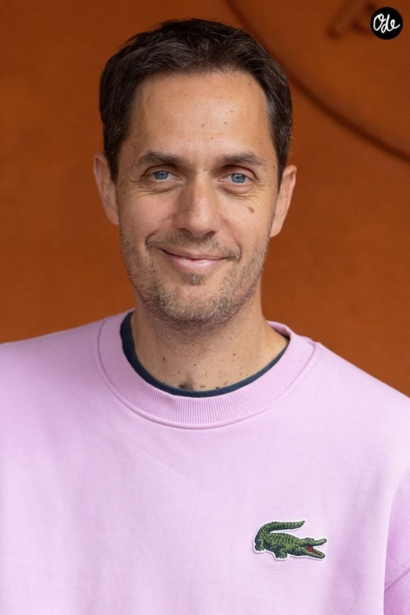 Grand Corps Malade (Fabien Marsaud) au photocall du village lors des Internationaux de France de Tennis de Roland Garros 2026, à Paris, France, le 5 juin 2026. © Jacovides-Moreau/Bestimage