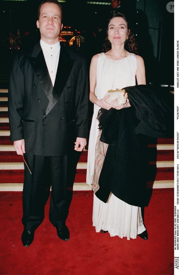 Un très mauvais souvenir pour l'animatrice..

Marie-Ange Nardi et Nicolas Antakis aux 7 d'ors en 1999 © Bowen Bestimage