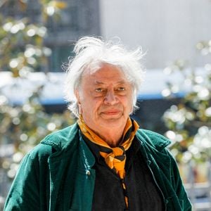 Une star de la chanson rétablit la vérité sur sa situation financière

Hervé Vilard (René Villard) - Arrivées aux obsèques de l'humoriste et comédien Claude Véga en l'église Notre-Dame-de-Lorette à Paris, France. © Christophe Clovis/Bestimage