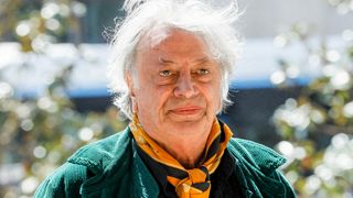 Une icône de la chanson française ruinée et obligée de vendre sa maison du Ve arrondissement de Paris ? L’intéressé réagit enfin !