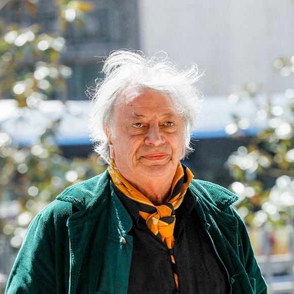 Une star de la chanson rétablit la vérité sur sa situation financière

Hervé Vilard (René Villard) - Arrivées aux obsèques de l'humoriste et comédien Claude Véga en l'église Notre-Dame-de-Lorette à Paris, France. © Christophe Clovis/Bestimage