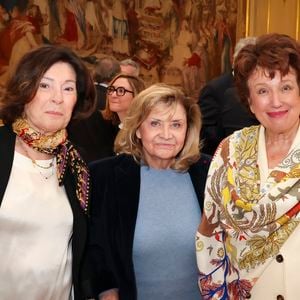 Muriel Beyer, Luce Perrot, Roselyne Bachelot - Les salons du Cercle Interallié ont fait salle comble ce mardi, réunissant de nombreuses personnalités autour de Maud Bregeon, qui s'est récemment vu confier, en plus du porte-parolat du Gouvernement, le ministère de l'Energie, un portefeuille hautement stratégique, en particulier dans le contexte de crise qui embrase le Moyen-Orient.
© Jack Tribeca / Bestimage