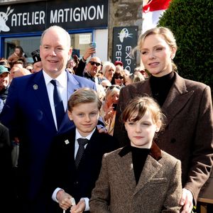 Le prince Albert II de Monaco, La princesse Charlène de Monaco, Le prince Jacques de Monaco, marquis des Baux, La princesse Gabriella de Monaco, comtesse de Carladès lors d'une visite à Matignon le 9 avril 2025. © Dominique Jacovides / Bestimage