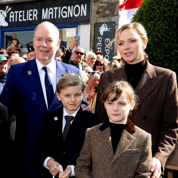 Le prince Albert II de Monaco, La princesse Charlène de Monaco, Le prince Jacques de Monaco, marquis des Baux, La princesse Gabriella de Monaco, comtesse de Carladès lors d'une visite à Matignon le 9 avril 2025. © Dominique Jacovides / Bestimage