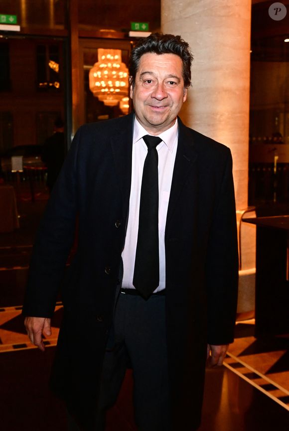 Laurent Gerra au dîner annuel du CCAF (Conseil de coordination des associations arméniennes de France) à l'hôtel du collectionneur à Paris le 11 mars 2025
Comme chaque année, la onzième édition du désormais fameux dîner du CCAF a fait salle comble. 450 personnes se sont retrouvées dans les salons de l'hôtel du collectionneur, à Paris. Lors du cocktail, plusieurs personnalités politiques ont eu l'occasion de s'entretenir avec les invités.
Comme de coutume, un certain nombre de figures intellectuelles étaient également au dîner.
C'est Nelson Monfort qui a présenté la soirée en rappelant que la soirée est l'occasion de nous retrouver et de réaffirmer les liens profonds qui unissent la France et l'Arménie, liens tissés par l'histoire, la culture et des valeurs communes.
Cette soirée incarne à la fois un hommage solennel et un appel à l'action. Hommage envers celles et ceux qui oeuvrent sans relâche pour la cause arménienne; mais appel à la communauté internationale pour qu'elle s'engage résolument pour la justice et la paix.

© Christian Liewig / Bestimage