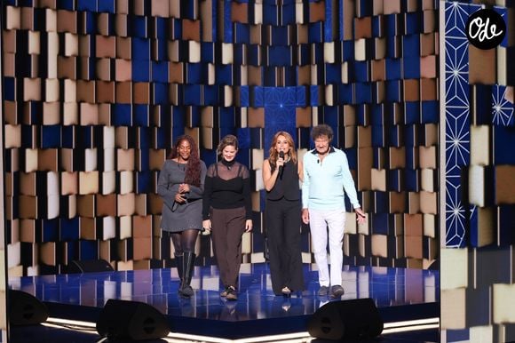 Exclusif - Faustine Bollaert, Robert Charlebois, Elodie Poux, Mentissa lors de l'enregistrement de l'émission "La Boîte à secrets", présentée par F.Bollaert et diffusée le 23 octobre sur France 3, à Paris, France, le 15 septembre 2026. © Jack Tribeca/Bestimage