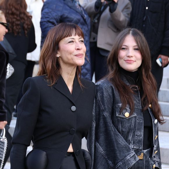 Sophie Marceau et sa fille Juliette Lemley au défilé Schiaparelli "Collection Haute Couture Printemps/Eté 2026" lors de la Fashion Week de Paris, le 26 janvier 2026

© Denis Guignebourg / Bestimage