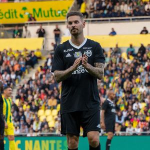 Matt Pokora (M. Pokora) - Match des Légendes du Variétés Club de France contre le FC Nantes au profit du Secours Populaire au stade de la Beaujoire à Nantes le 3 juin 2025.  © Martin Bousseau/Bestimage