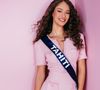 À 23 ans, Hinaupoko Devèze a été sacrée Miss France 2026, un titre qui couronne à la fois son charme, son élégance et son parcours singulier

Miss Tahiti, Hinaupoko Deveze - Portrait officiel des 30 candidates au concours Miss France 2026.© SIPA / Benjamin Decoin via Bestimage