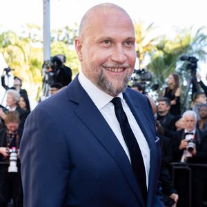 Il admet pouvoir être “injuste, peu patient ou peu compréhensif” et reconnaît avoir parfois du mal à gérer ses émotions.

François Damiens - Montée des marches du film « Emilia Perez » lors du 77ème Festival International du Film de Cannes, au Palais des Festivals à Cannes. Le 18 mai 2024
© Olivier Borde / Bestimage