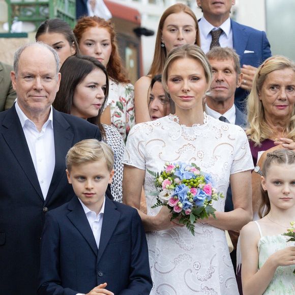 Première apparition de cette rentrée pour le prince héréditaire Jacques et la princesse Gabriella, les enfants - qui fêteront leur 11ème anniversaire en décembre prochain - étaient des plus élégants pour cette journée

Le prince Albert II de Monaco, La princesse Charlène de Monaco avec leurs enfants le prince Jacques de Monaco, marquis des Baux et la princesse Gabriella de Monaco, comtesse de Carladès et Mélanie-Antoinette de Massy au 'Pique-nique des Monégasques’, Monaco. 6 septembre 2025 © Olivier Huitel/Pool Monaco/Bestimage