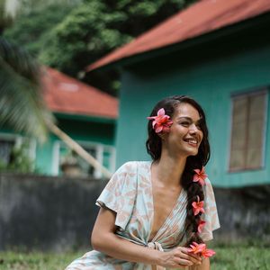 Hinaupoko Deveze, Instagram