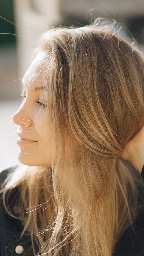 Cheveux fins : évitez ces shampoings et adoptez la bonne routine !