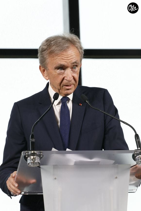 Reprise d'urgence par le fonds Investcorp pour assainir sa gestion, la joaillerie a retrouvé une stabilité durable grâce à son rachat en 1999 par le groupe LVMH.

Bernard Arnault - LVMH devient Partenaire Premium des Jeux Olympiques et Paralympiques de Paris 2024 et apportera son excellence créative et ses savoir-faire aux différents temps forts de célébration des Jeux Olympiques et Paralympiques de Paris 2024 au Grand Palais Éphémère à Paris le 24 juillet 2023. © Marc Ausset-Lacroix/Bestimage