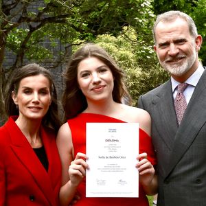 Le roi Felipe VI et la reine Letizia d'Espagne accompagnent l'infante Sofia lors de sa remise de diplômes à l'UWC Atlantic College le 24 mai 2025

Casa SM El Rey/Agence-Bestimage