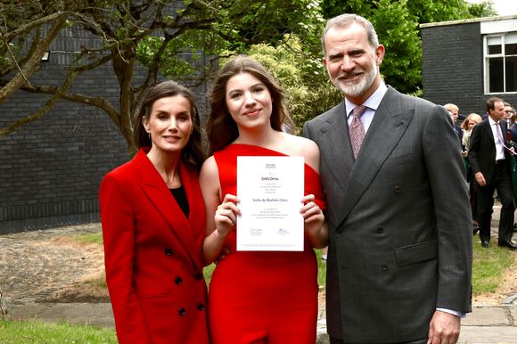 Le roi Felipe VI et la reine Letizia d'Espagne accompagnent l'infante Sofia lors de sa remise de diplômes à l'UWC Atlantic College le 24 mai 2025

Casa SM El Rey/Agence-Bestimage
