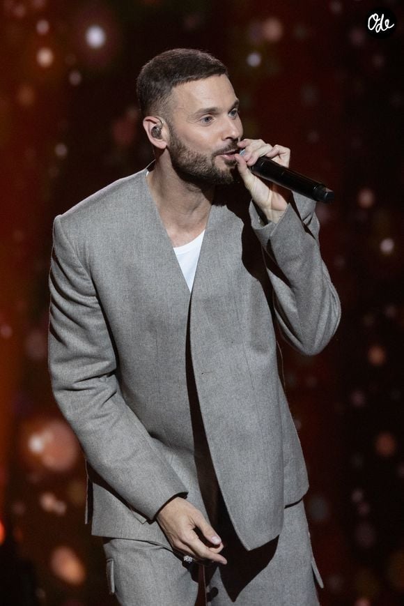 Exclusif - Matt Pokora pour les surprises lors de l'enregistrement de l'émission "La Boîte à secrets", présentée par Faustine Bollaert et diffusée le 17 octobre sur France 3, dans les studios du Lendit à Saint-Denis, France, le 23 septembre 2025. © Cyril Moreau/Bestimage