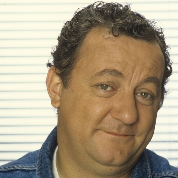 Archives - En France, à Paris, portrait studio de Coluche.
Michel MARIZY via Bestimage