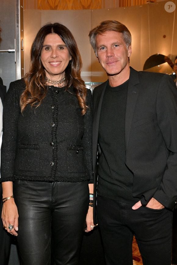 L'agence qui propose ce bien à la vente a par ailleurs partagé plusieurs somptueux clichés de cette maison sur son site officiel.

Delphine Pastor-Reiss et le prince Emmanuel-Philibert de Savoie à l'ouverture de la seconde édition du salon Joya, un salon international dédié aux bijoux, au One Monte-Carlo à Monaco le 13 novembre 2025.
© Bruno Bebert / Bestimage
