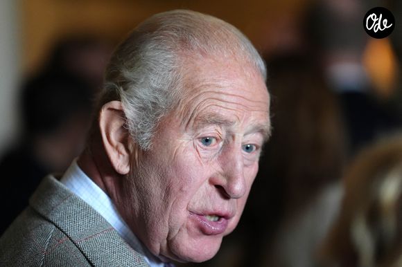 Le palais rappelle que le deuil peut affecter le jugement et les souvenirs, sans commenter habituellement les livres.

Le roi Charles III assiste au sommet « Harmony in Food and Farming » organisé par la King's Foundation, qui réunit des dirigeants britanniques et internationaux du secteur, des agriculteurs et des chefs pour discuter de la transformation des systèmes alimentaires grâce à l’éducation pratique, à des pratiques agricoles durables et régénératrices, ainsi qu’à la réduction du gaspillage alimentaire. L’événement se tient au siège de la fondation, à Dumfries House, à Cumnock, dans l’Ayrshire. Photo prise le mercredi 16 septembre 2026. © Jonathan Brady / PA Photos / Bestimage | 00770196