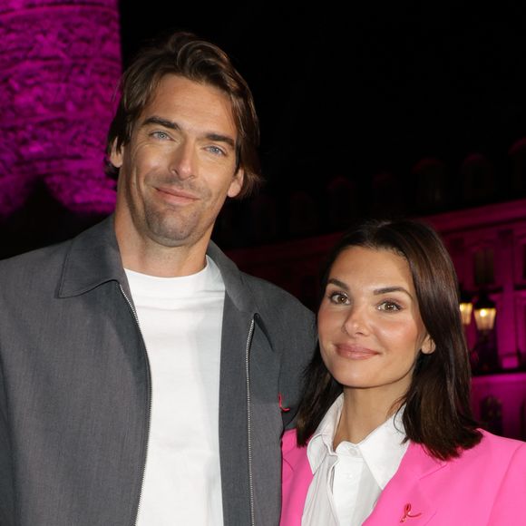 “Tout est ok”, a écrit Alice Detollenaere depuis son lit d'hôpital

Camille Lacourt et sa compagne Alice Detollenaere - Lancement de la campagne Octobre Rose 2024 sur la Place Vendôme à Paris le 30 septembre 2024, autour d'un spectacle magique et émouvant, mettant en scène des femmes concernées, mis en scène par Amir pour le coup d'envoi de la campagne annuelle de lutte contre les cancers du sein. © Coadic Guirec/Bestimage