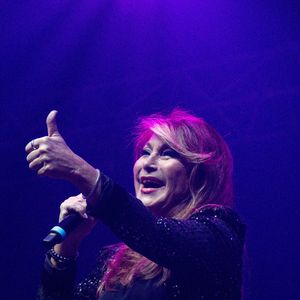Julie Pietri - Les chanteurs de la tournée, les années 80, en concert au Phare à Chambéry le 25 novembre 2022.