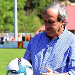Exclusif - Michel Platini (parrain de l'événement) - Match de football caritatif du Variétés Club de France contre l'union départementale des pompiers de l'Ardèche au profit des pilotes de canadairs décédés en mission au Stade Georges Marquand à Aubenas en Ardèche le 18 avril 2022. © Romain Doucelin/Bestimage