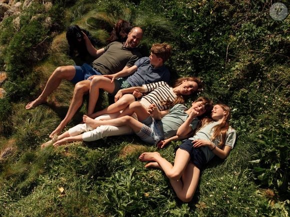Pour l'occasion, le prince et la princesse de Galles ont partagé un portrait de famille inédit sur les réseaux sociaux.