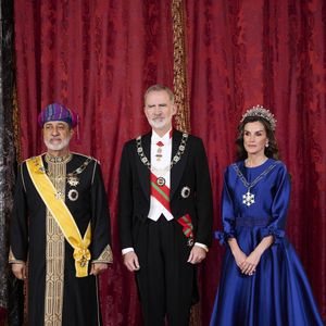 Le roi Felipe VI d'Espagne et la reine Letizia lors de la cérémonie d'accueil du sultan d'Oman Haïtham ben Tariq à Madrid le 4 novembre 2025. Photo par Cordon / Bestimage