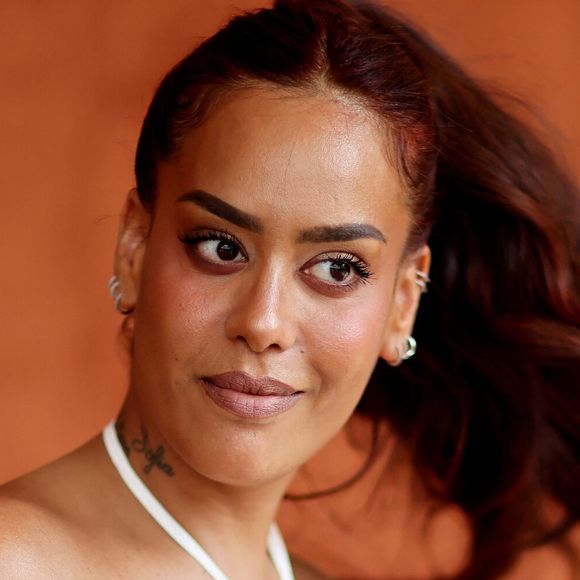 Amel Bent - Célébrités au Village lors des Internationaux de France de tennis de Roland Garros 2023 à Paris le 10 juin 2023. © Jacovides-Moreau/Bestimage