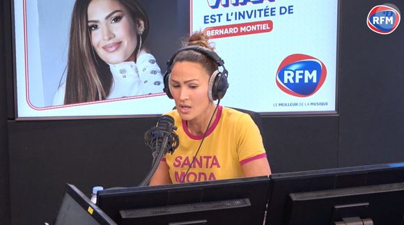 Vitaa face à Bernard Montiel dans l'émission "1 heure avec..." sur RFM qui sera diffusée ce samedi 31 mai 2025. (Capture d'écran)