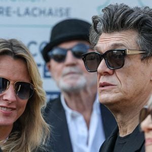 Sarah Lavoine (Poniatowski) et Marc Lavoine - Obsèques de la chanteuse Régine au Crematorium du cimetière du Père-Lachaise à Paris. Le 9 mai 2022
© Jacovides-Moreau / Bestimage