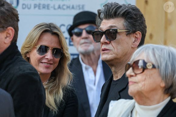 Sarah Lavoine (Poniatowski) et Marc Lavoine - Obsèques de la chanteuse Régine au Crematorium du cimetière du Père-Lachaise à Paris. Le 9 mai 2022
© Jacovides-Moreau / Bestimage