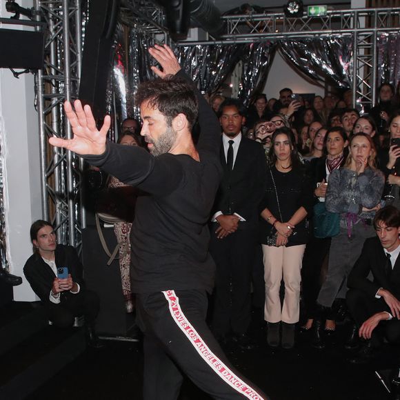 Exclusif - No Tabloids - Benjamin Millepied - 30ème Anniversaire du groupe de communication Mazarine à la "Maison Mazarine" à Paris le 7 décembre 2023. Fondé en 1993 par P.E.Reiffers, Mazarine est un groupe de communication globale indépendant dédié aux acteurs du luxe, de la mode et aux institutions culturelles, partout dans le monde. 
30 ans portés par une quête d’excellence absolue, par le désir de faire rayonner le luxe, la mode, l’art et la culture, en explorant tous les territoires d’expression.

30 ans d’une passion pour la créativité et l’innovation cultivée par 500 talents à travers le monde. Un savoir-faire qui allie le content, le digital et l’entertainment pour concevoir des expériences à la mesure des plus belles Maisons de luxe et institutions culturelles.  © Bertrand Rindoff / Bestimage