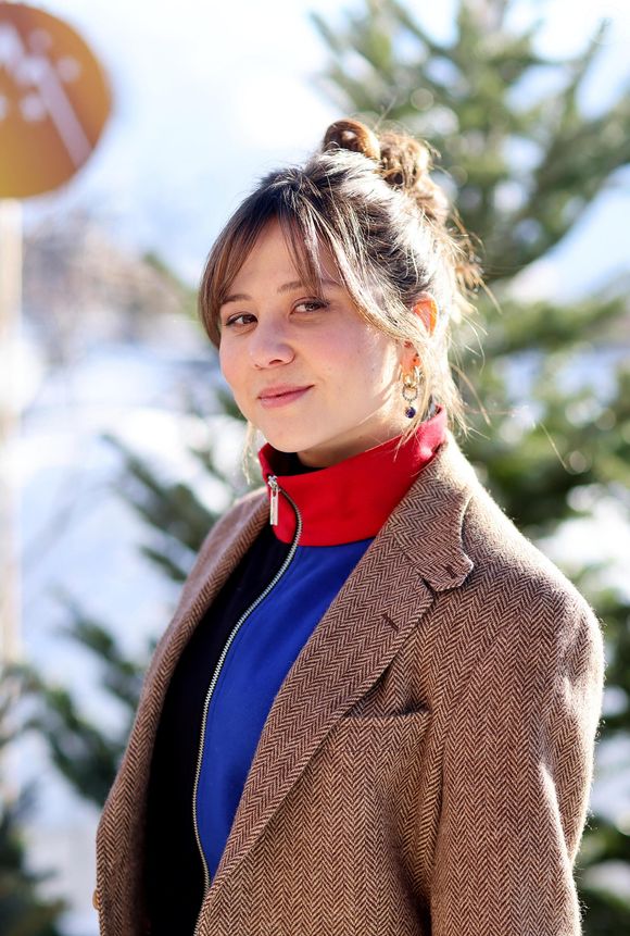 Dans un long message, la comédienne a tout d'abord fait part de sa surprise de voir l'ampleur qu'a pris son annonce. 

Laura Felpin - Photocall du film "L'Amour c'est Surcoté" dans le cadre de la 28ème édition du festival International du Film de Comédie à l'Alpe d'Huez le 15 janvier 2025. © Dominique Jacovides/Bestimage