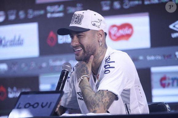 Neymar avec l'équipe de Santos le 31 janvier 2025 pour sa présentation. Photo by SPUS/ABACAPRESS.COM