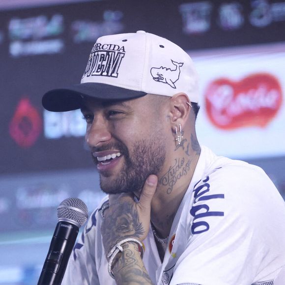 Neymar avec l'équipe de Santos le 31 janvier 2025 pour sa présentation. Photo by SPUS/ABACAPRESS.COM