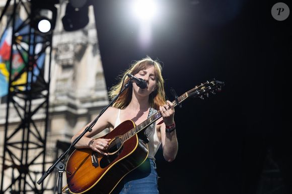 Connue sous le pseudonyme de Lonny

Lonny en concert lors du festival Fnac Live sur le parvis de l'Hôtel de Ville de Paris. Le 29 juin 2022
© Jérémy Melloul / Bestimage