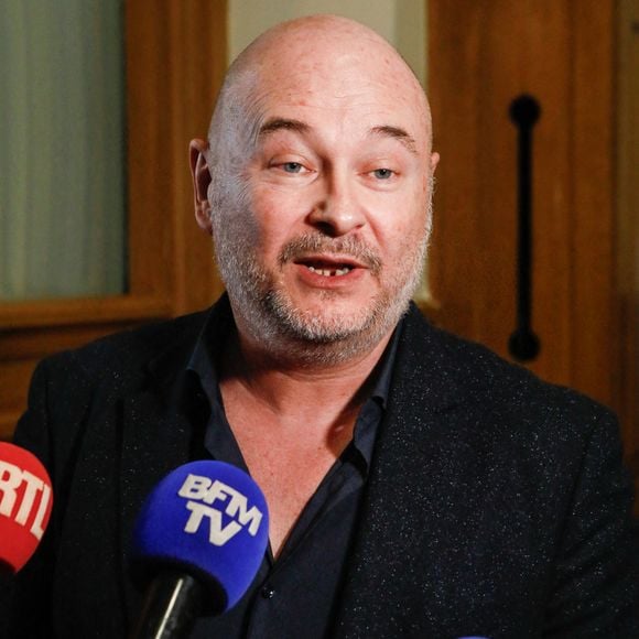 Suspendu de l'antenne après une enquête pour viol, Sébastien Cauet réclame en justice son retour sur NRJ au tribunal de commerce de Paris, France, le 18 mars 2024. © Christiophe Clovis/Bestimage