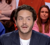 C'est à Deauville que le couple a surpris en montant ensemble pour la première fois sur un tapis rouge, après cinq ans de relation discrète.

Alexandre Kominek se confie sur la différente d'âge avec sa compagne Florence Foresti sur le plateau de "Quotidien" sur TMC