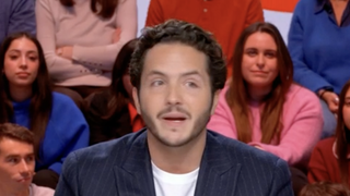 "Du mal à accepter cet amour" : Alexandre Kominek évoque la différence d'âge avec sa compagne Florence Foresti